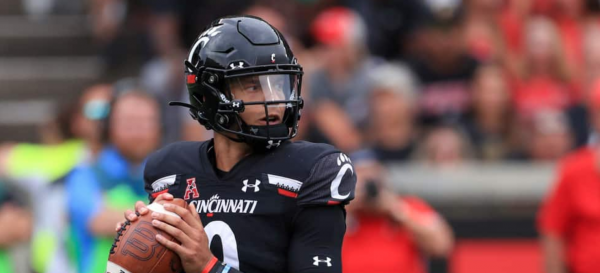 Cincinnati Bearcats Not Favored to Reach College Football Playoff in 2021-22