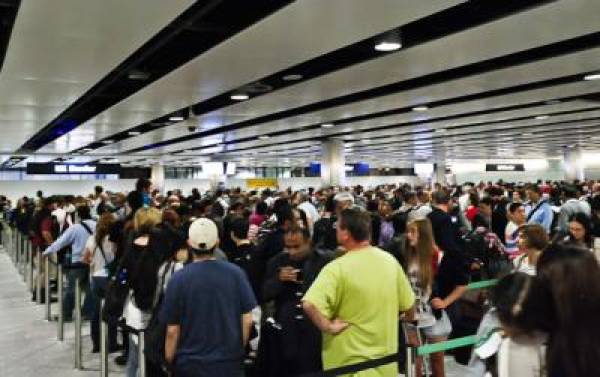 Ladbrokes Slashes Odds on Heathrow passport Queues During Olympics