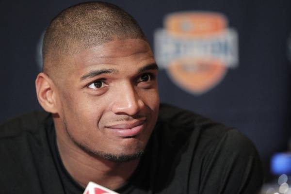 Michael Sam:  Favorite to be Drafted 4th or 5th According to Sportsbook