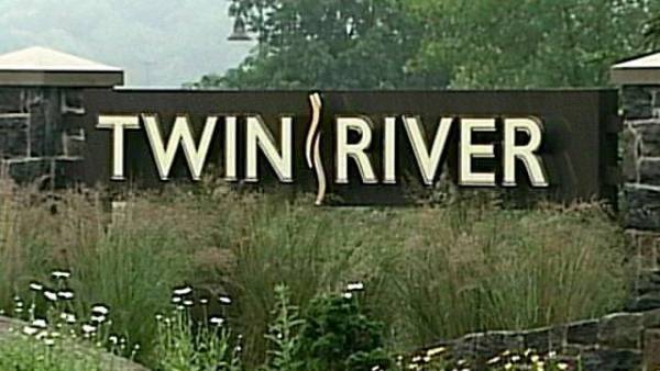 who owns twin river casino