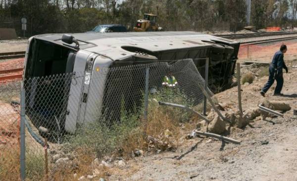 Officials: Unsafe Lane Change Caused Casino Bus to Overturn in California 