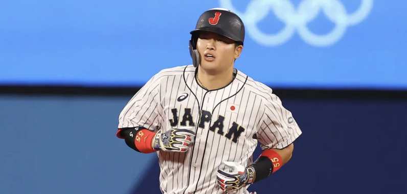 Munetaka Murakami playing for Japan