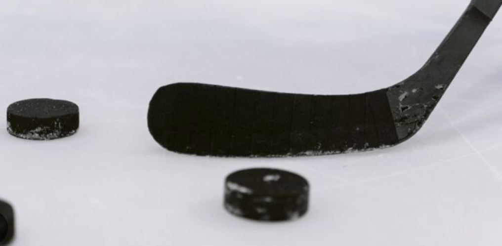 Hockey stick and puck 