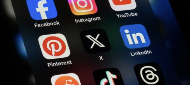 UNLV Researcher Looks at the Growing Connection Between Social Media and Online Gambling