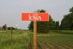 Iowa Sports Betting Bill Signed Into Law